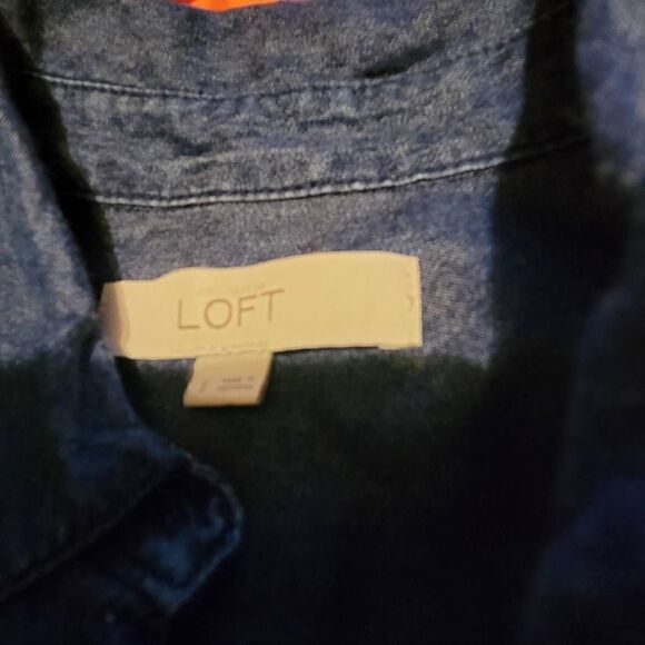 LOFT Women's Denim Jeweled Blouse Size Small - Picture 4 of 5